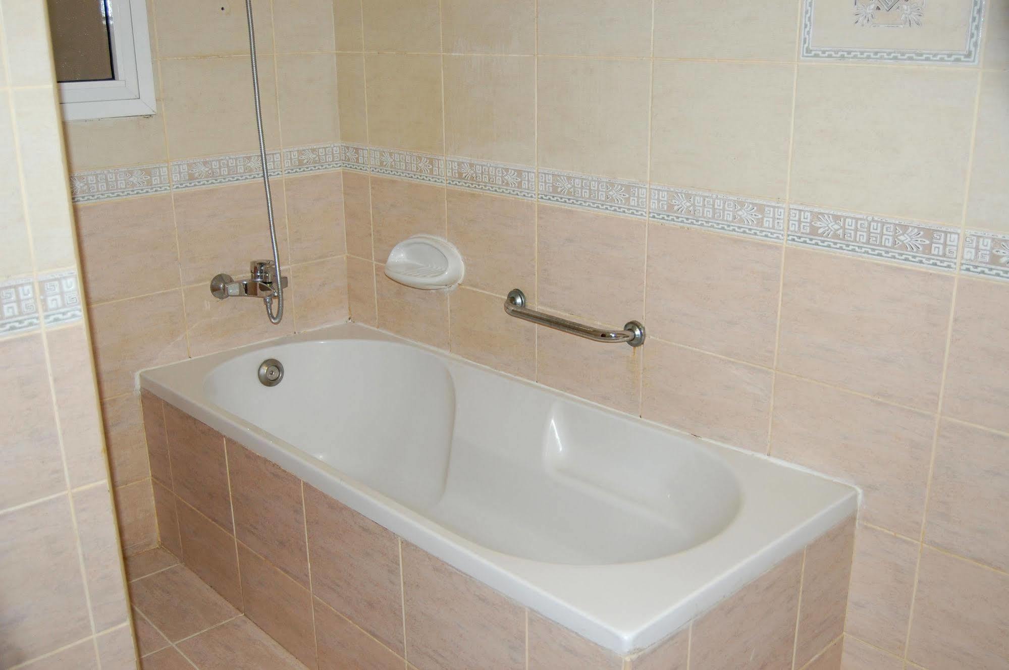 Al Ferdous Hotel Apartment Şarja Dış mekan fotoğraf