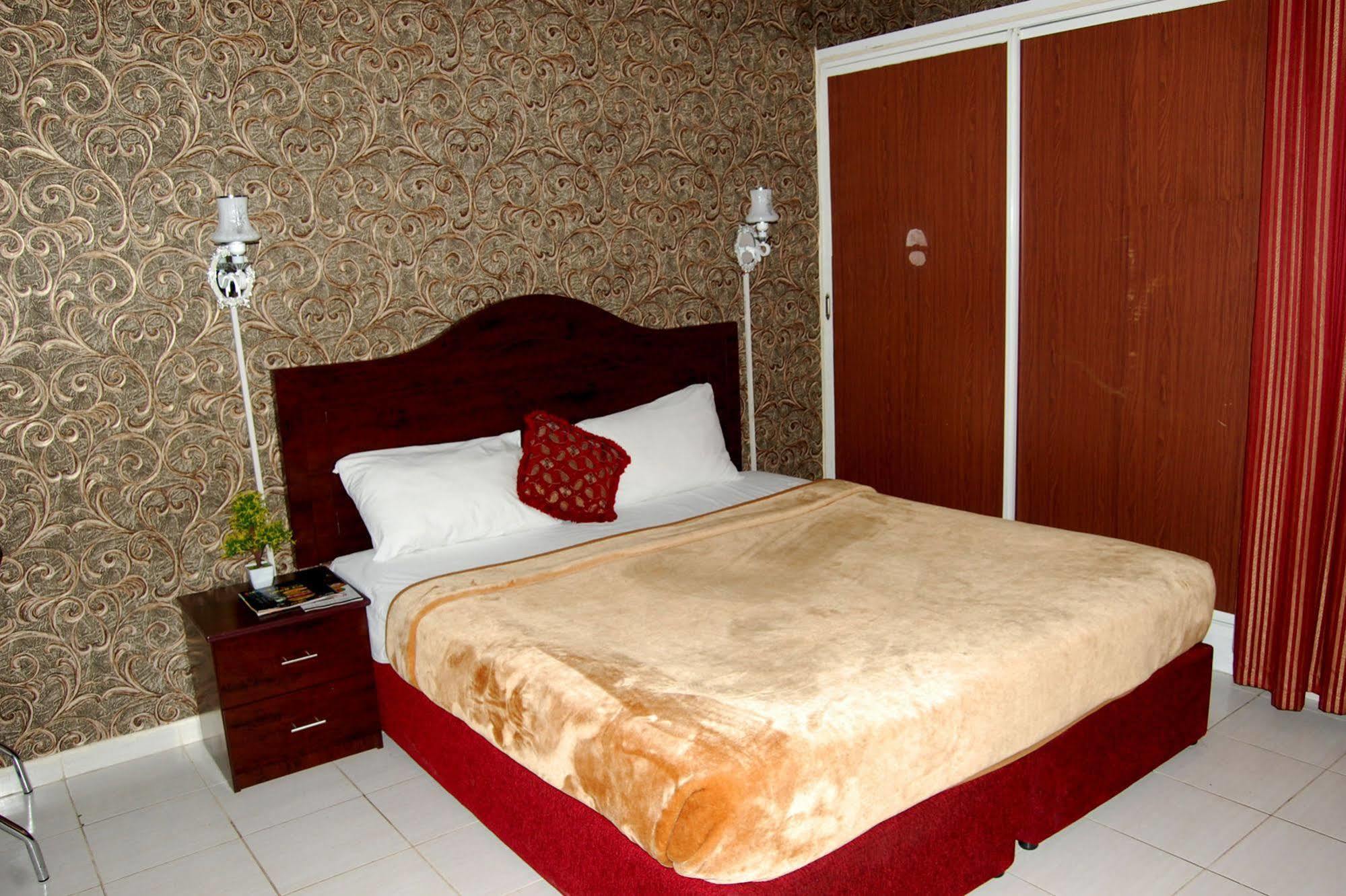 Al Ferdous Hotel Apartment Şarja Dış mekan fotoğraf