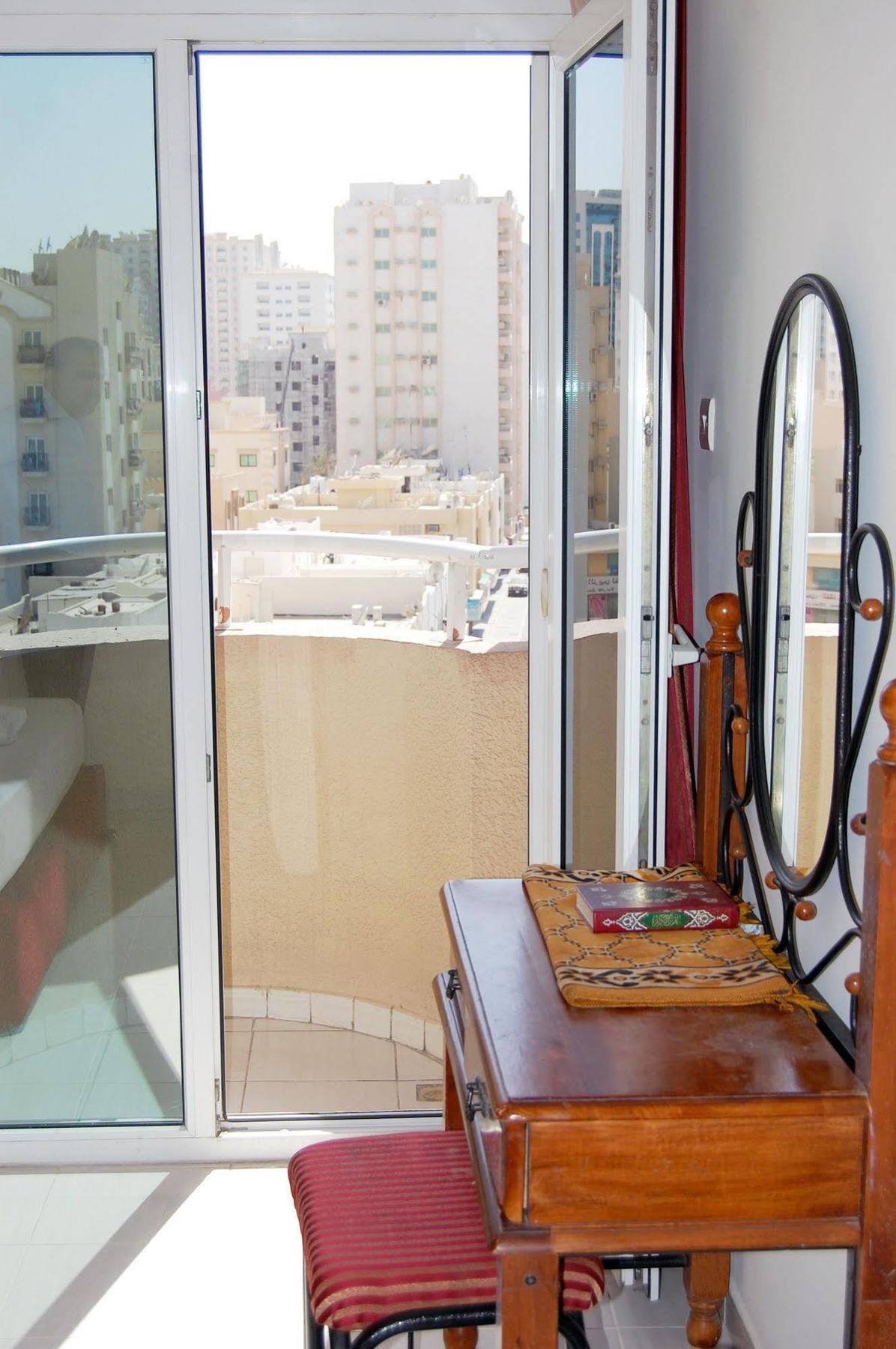 Al Ferdous Hotel Apartment Şarja Dış mekan fotoğraf