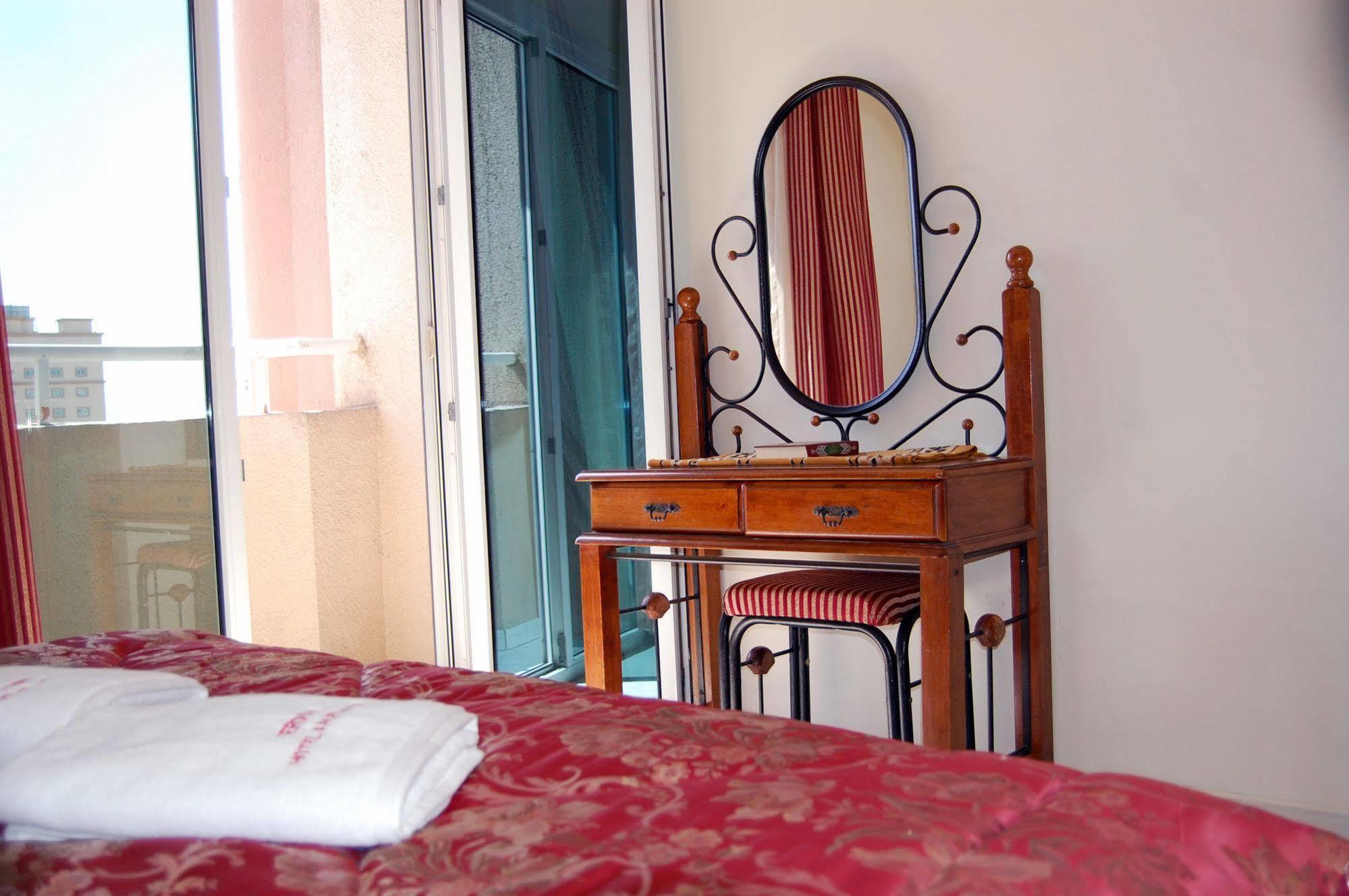 Al Ferdous Hotel Apartment Şarja Dış mekan fotoğraf